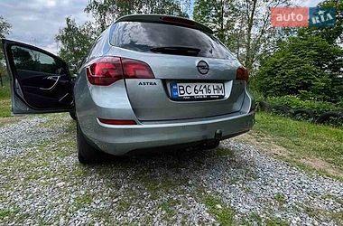 Универсал Opel Astra 2012 в Дрогобыче