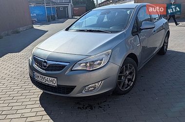 Хетчбек Opel Astra 2010 в Малині