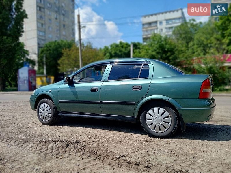 Седан Opel Astra 2006 в Харькове