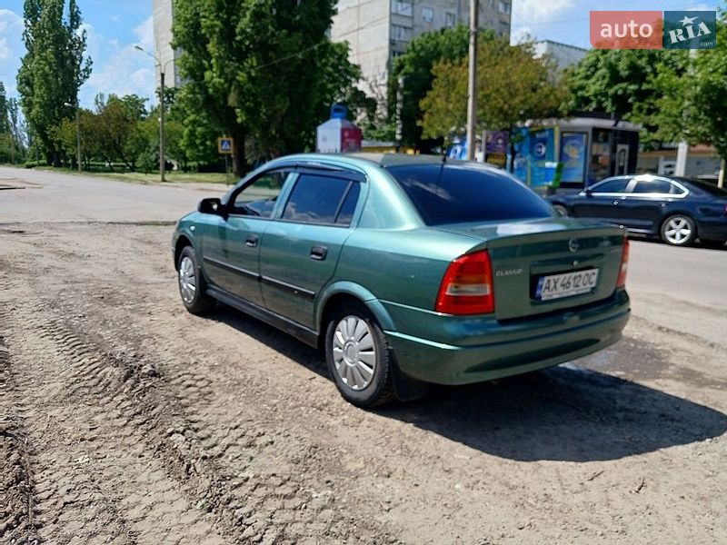 Седан Opel Astra 2006 в Харькове