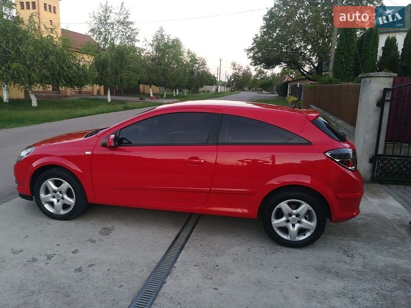 Хэтчбек Opel Astra 2008 в Берегово
