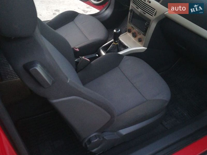 Хэтчбек Opel Astra 2008 в Берегово
