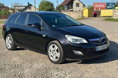 Універсал Opel Astra 2011 в Бродах