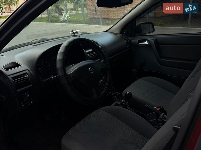 Седан Opel Astra 2006 в Полтаве