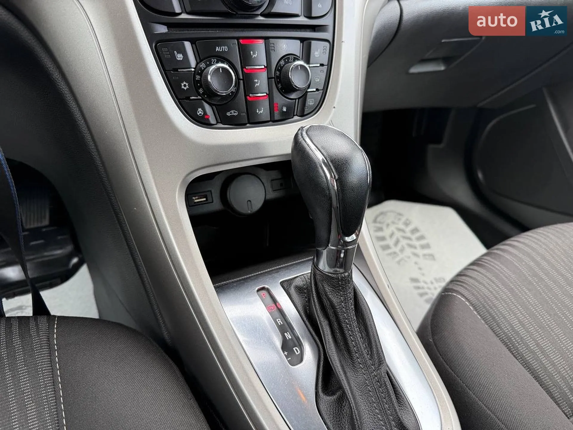 2011 Opel Astra - мініатюра 21