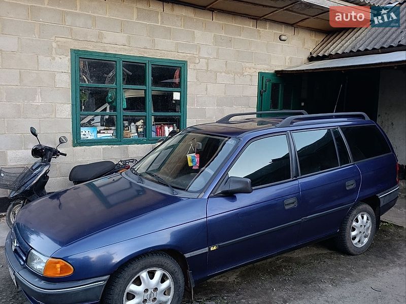 Универсал Opel Astra 1996 в Дубно