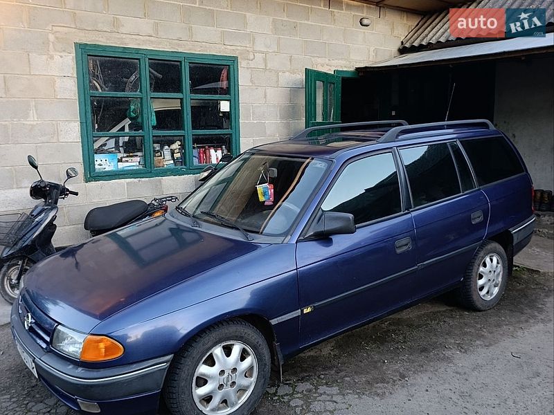 Универсал Opel Astra 1996 в Дубно