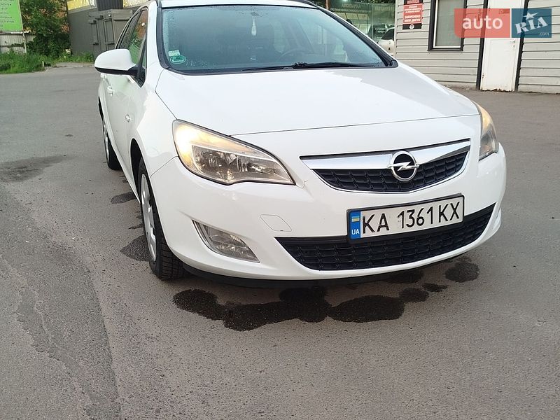 Opel Astra 2011