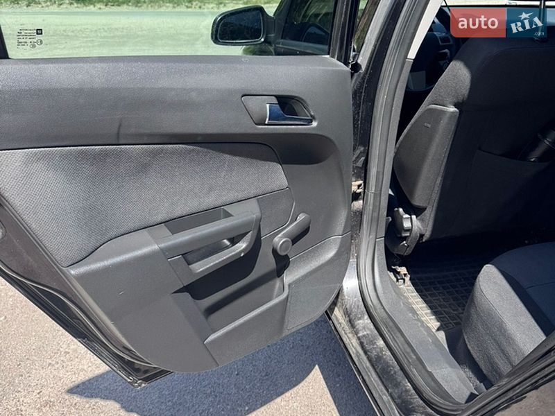 Хэтчбек Opel Astra 2007 в Луцке