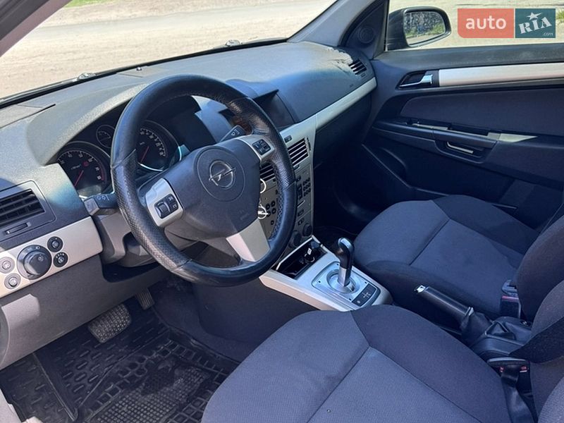 Хэтчбек Opel Astra 2007 в Луцке