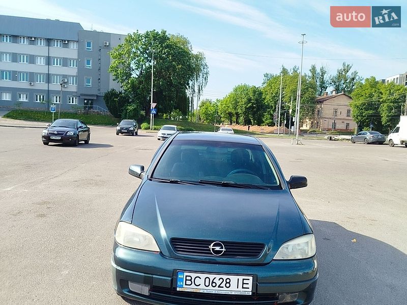 Седан Opel Astra 2005 в Львове