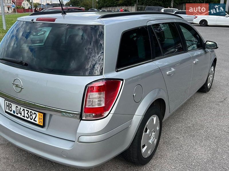 Универсал Opel Astra 2010 в Запорожье