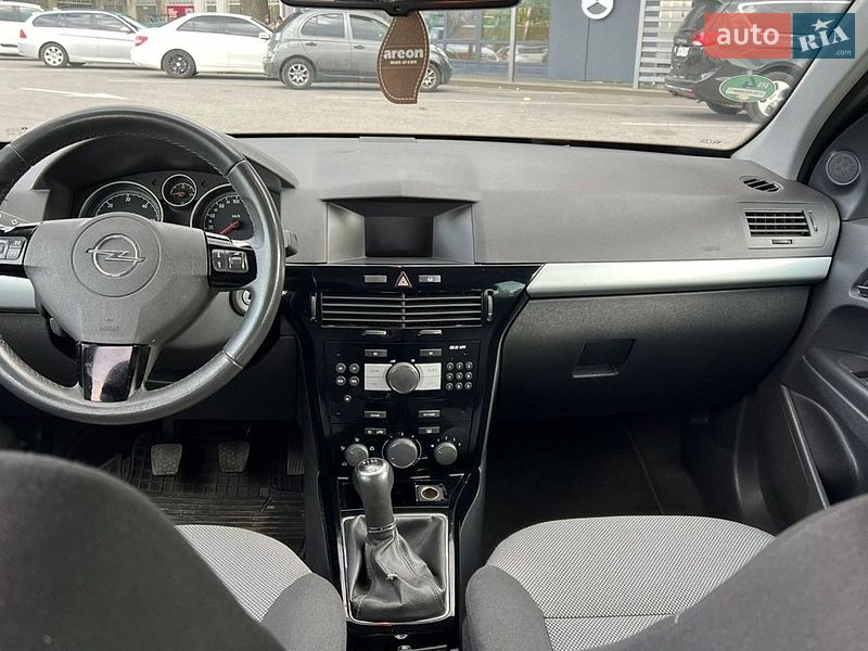 Универсал Opel Astra 2010 в Запорожье
