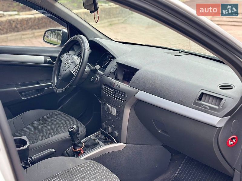 Универсал Opel Astra 2005 в Николаеве