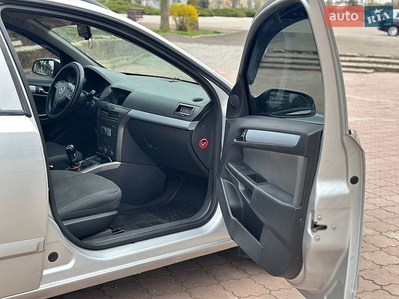 Универсал Opel Astra 2005 в Николаеве