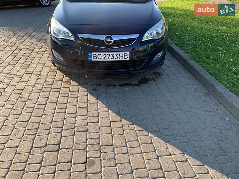 Opel Astra 2012