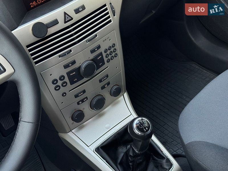 Универсал Opel Astra 2008 в Луцке