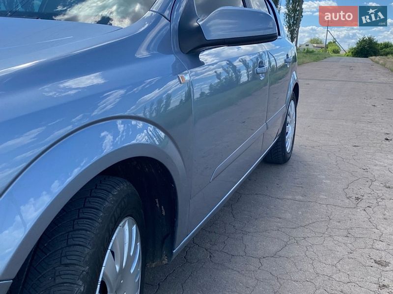 Хэтчбек Opel Astra 2004 в Новоархангельске фото 6 Хэтчбек Opel Astra 2004 в Новоархангельске