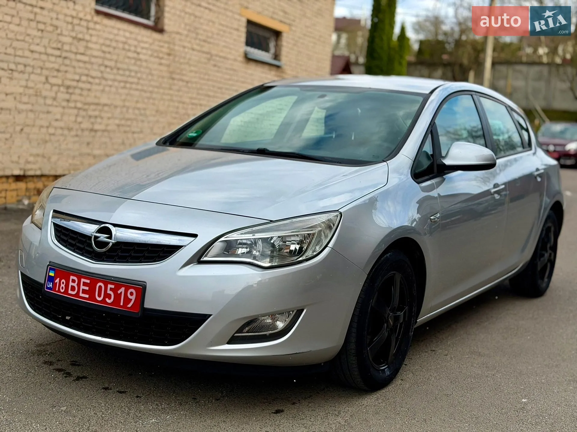 2011 Opel Astra - фото 1