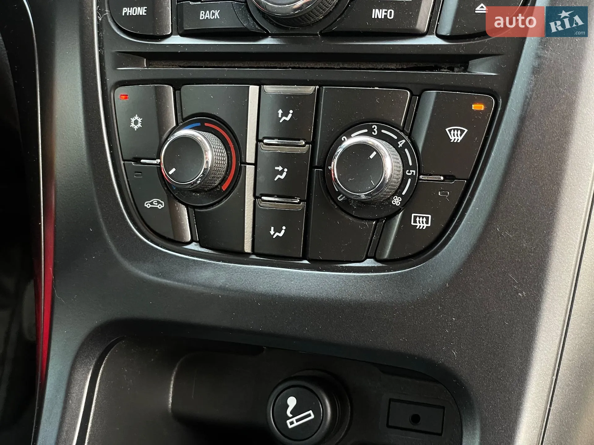 2011 Opel Astra - мініатюра 37