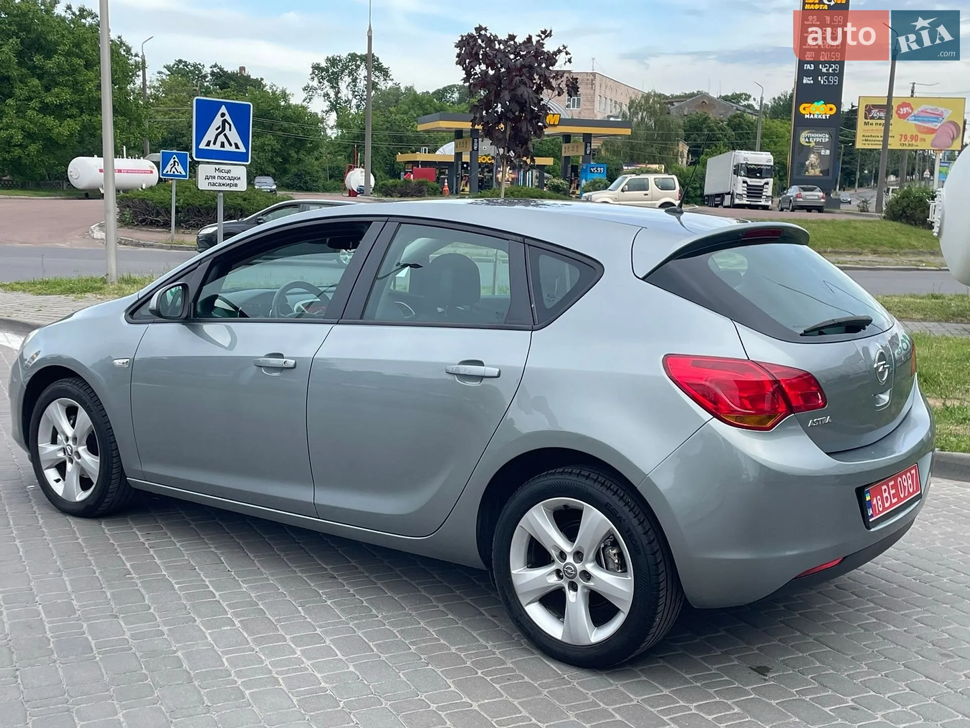 2010 Opel Astra - мініатюра 9