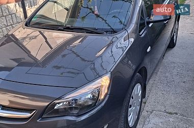 Универсал Opel Astra 2012 в Хусте