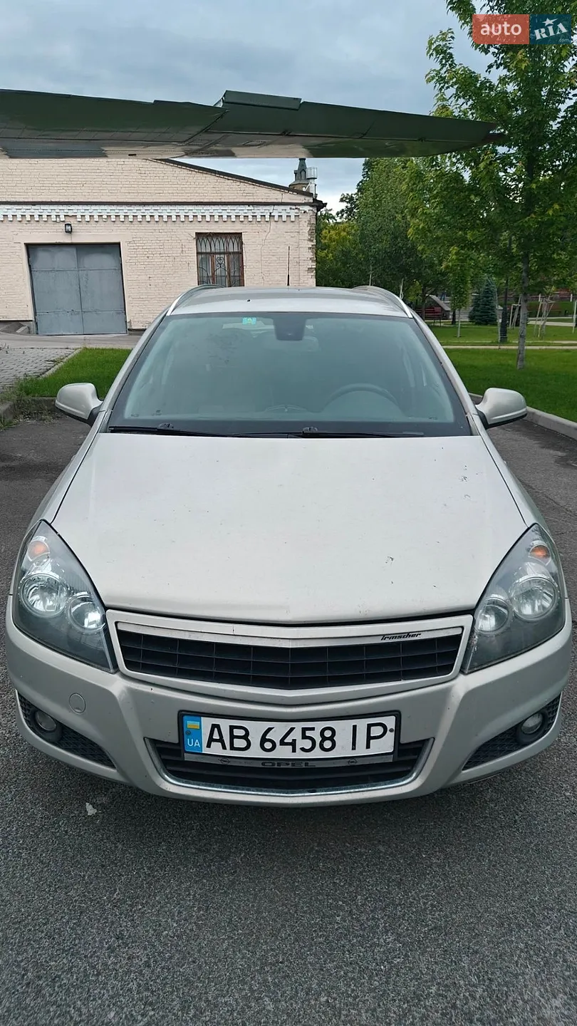 2010 Opel Astra - фото 1
