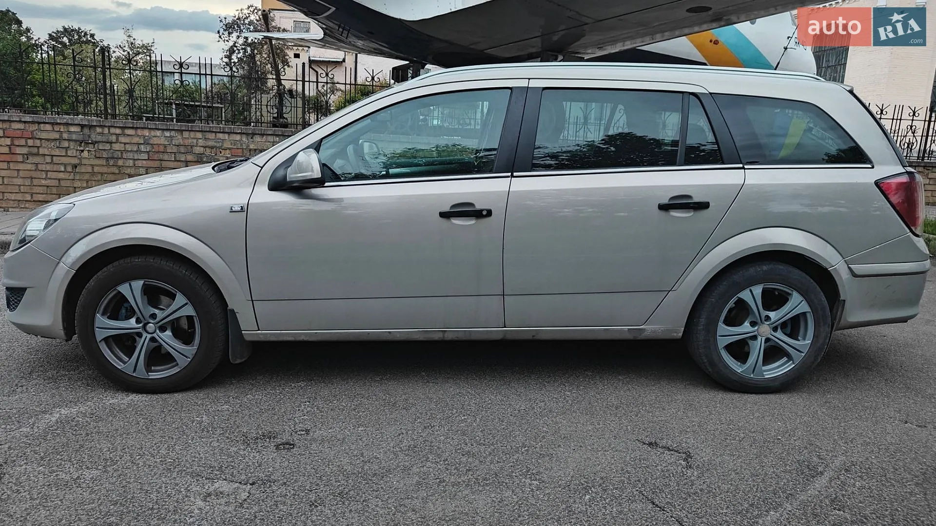 2010 Opel Astra - мініатюра 10