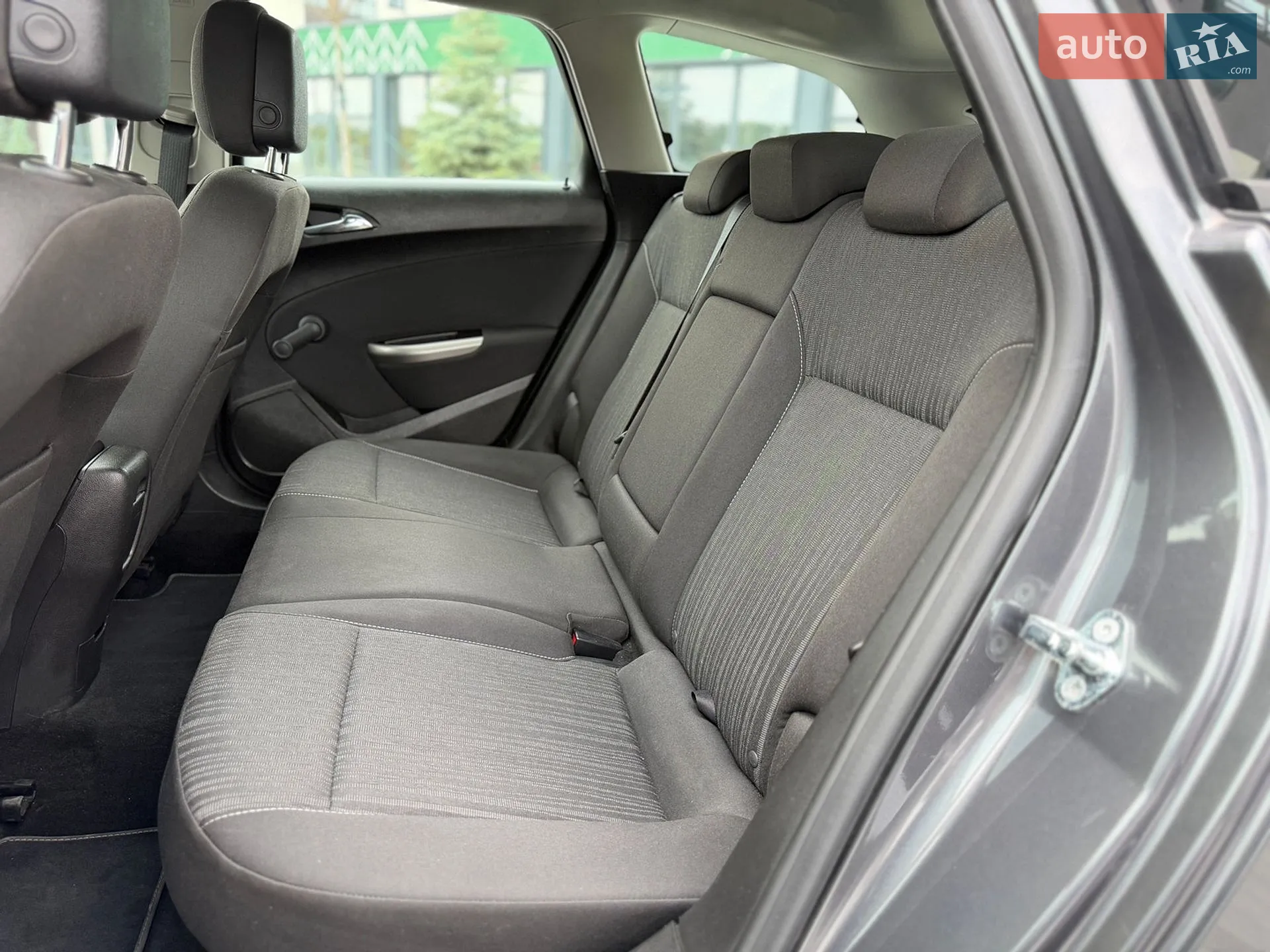2010 Opel Astra - мініатюра 17