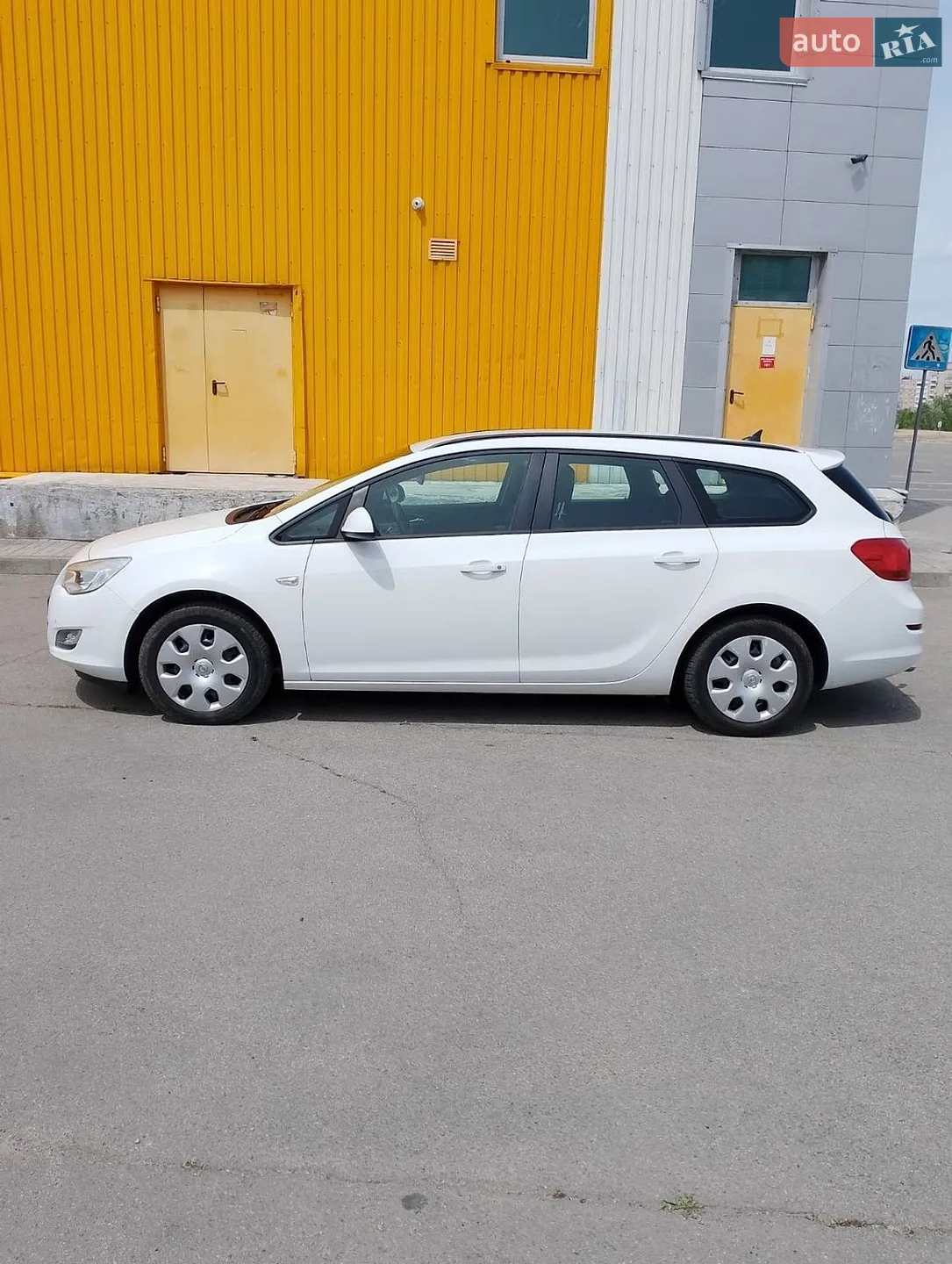 2010 Opel Astra - мініатюра 2