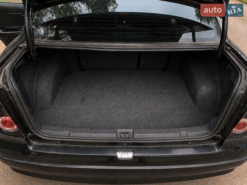 Седан Opel Astra 2006 в Киеве