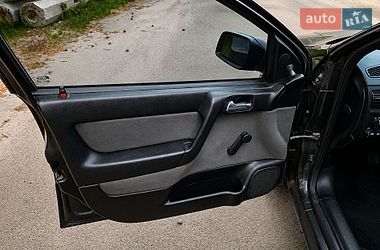 Седан Opel Astra 2006 в Киеве
