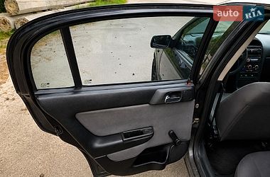 Седан Opel Astra 2006 в Киеве