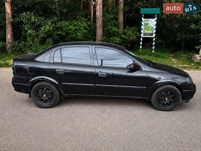 Седан Opel Astra 2006 в Киеве