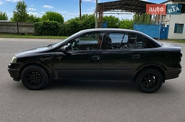 Седан Opel Astra 2006 в Киеве