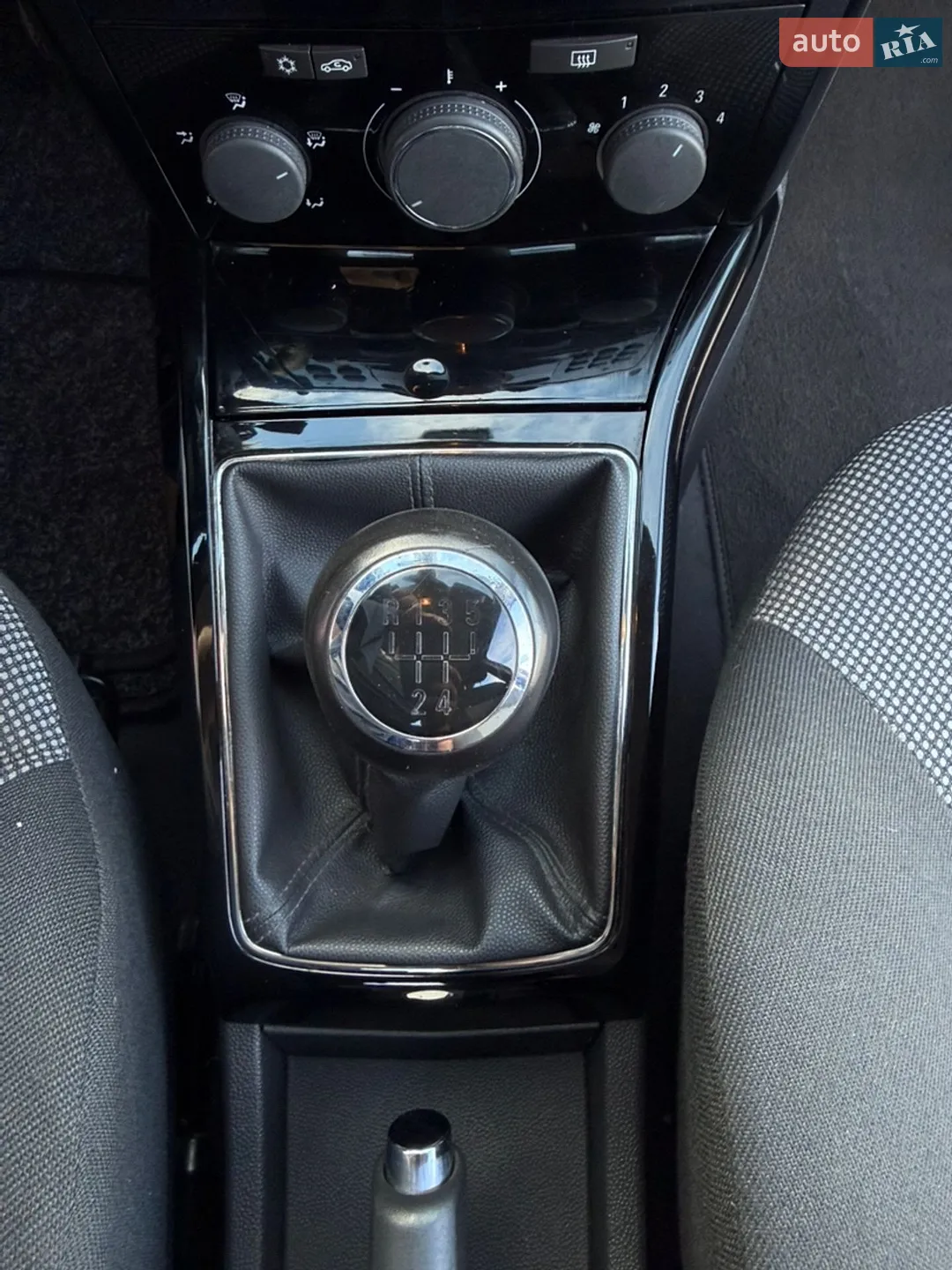 2010 Opel Astra - мініатюра 62