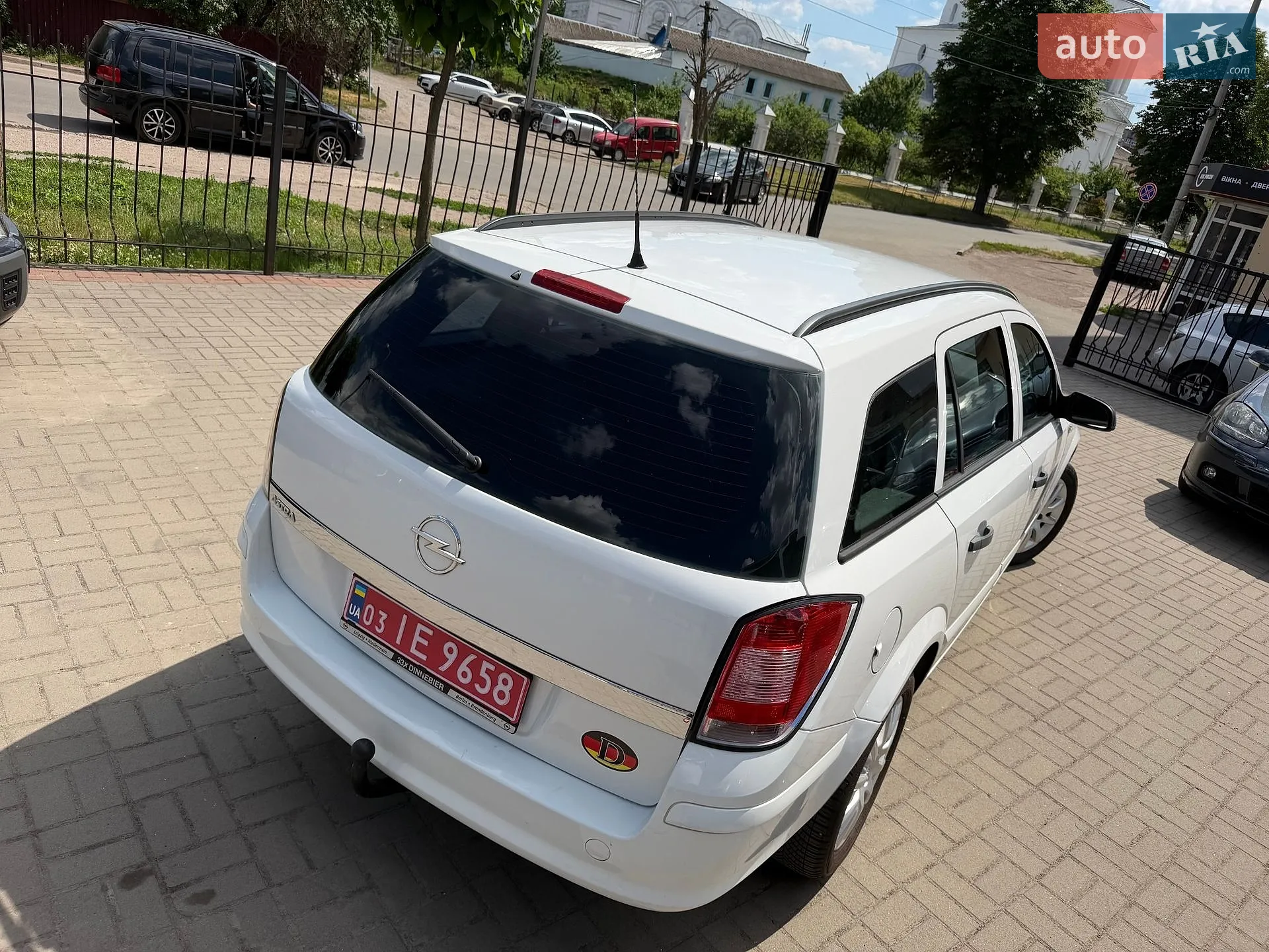 2010 Opel Astra - мініатюра 10