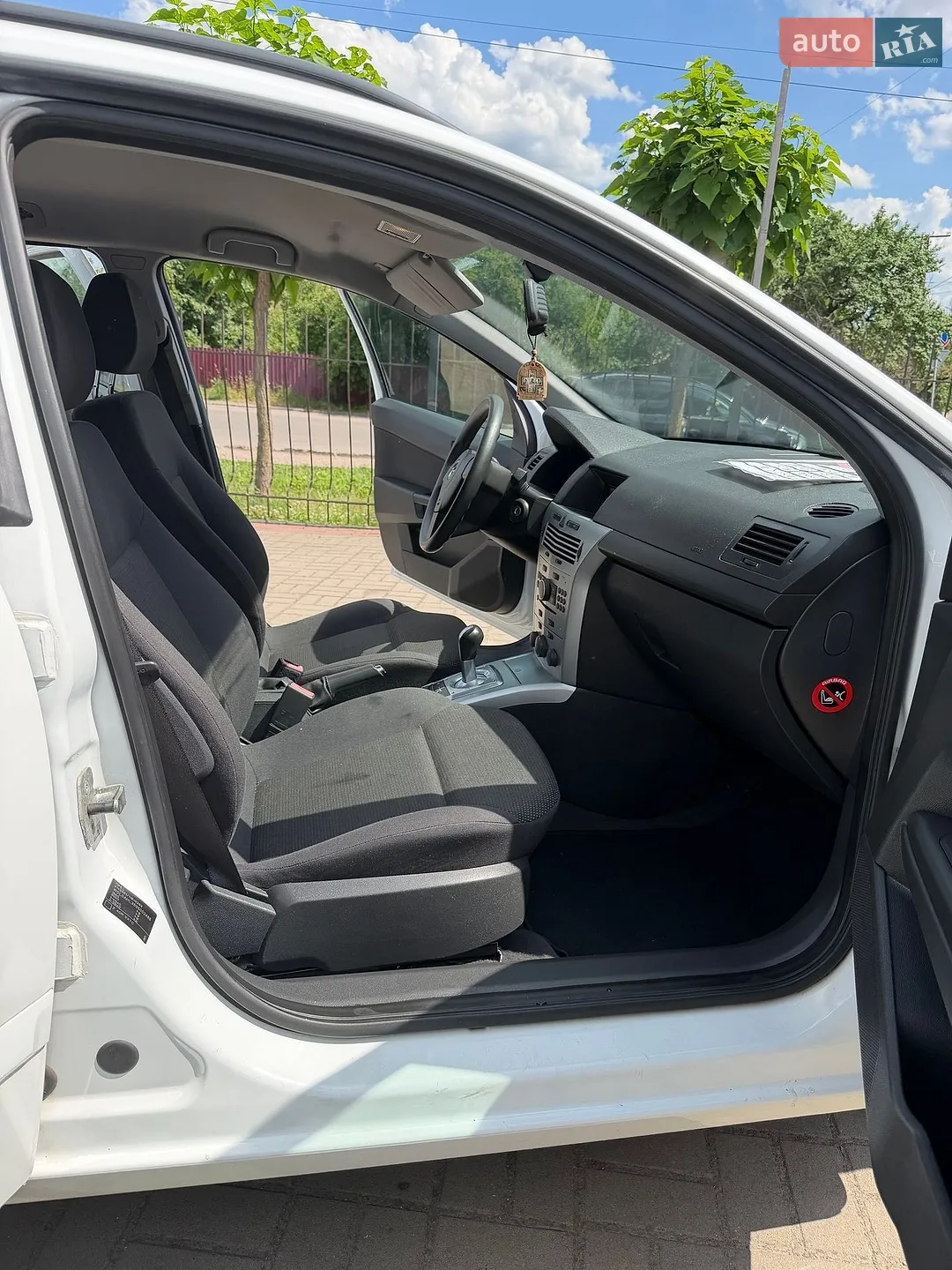 2010 Opel Astra - мініатюра 28