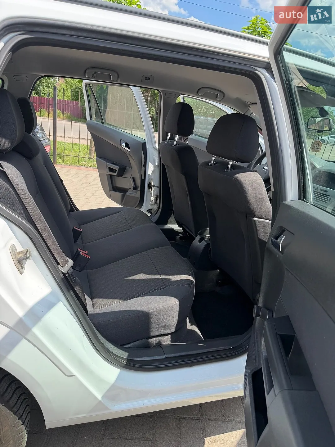 2010 Opel Astra - мініатюра 35