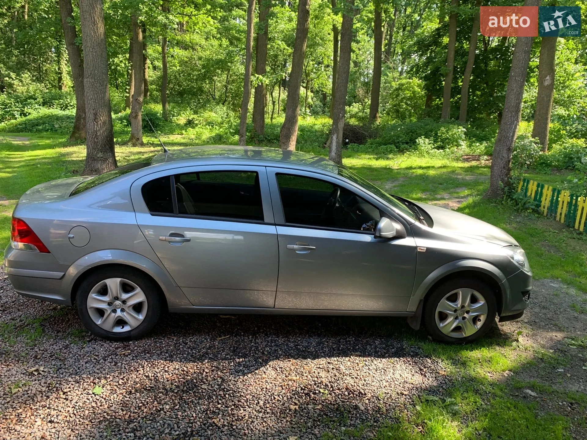 2011 Opel Astra - фото 1