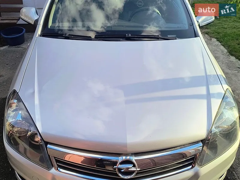 Opel Astra 2012