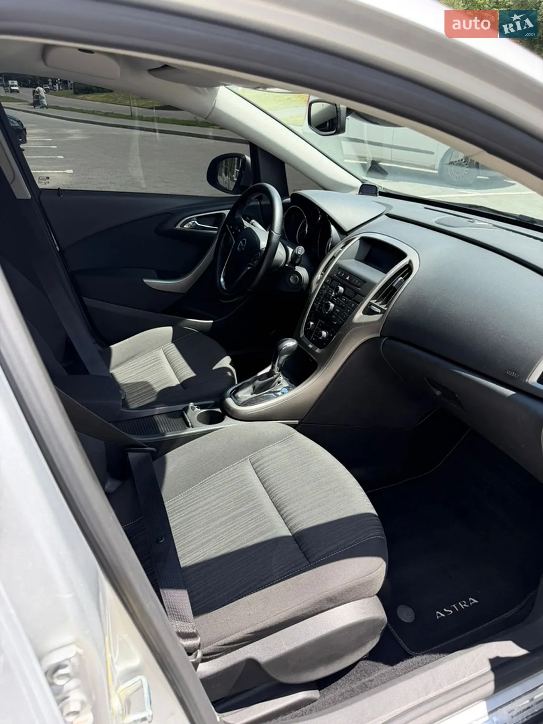 2011 Opel Astra - мініатюра 19