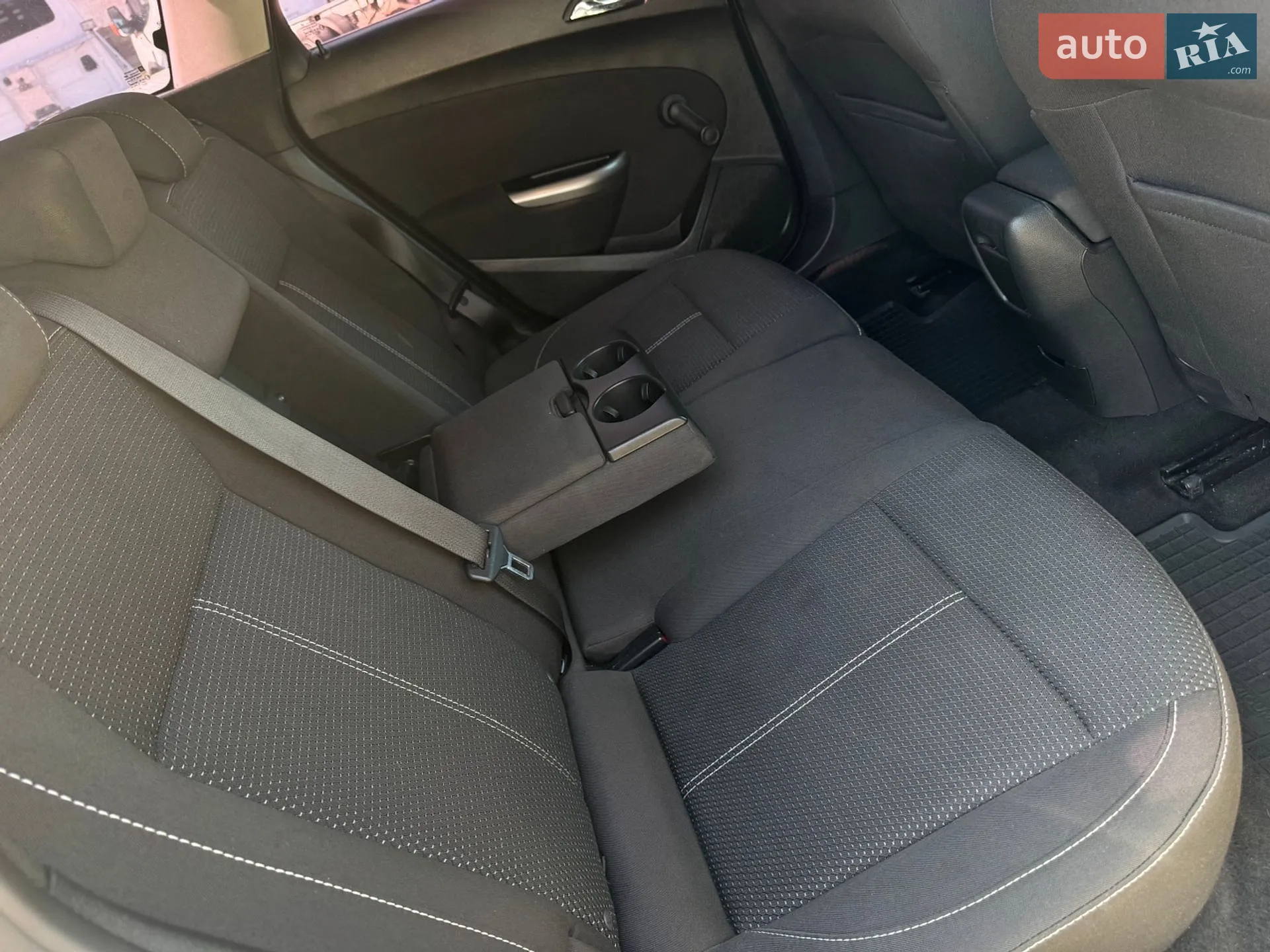 2011 Opel Astra - мініатюра 36