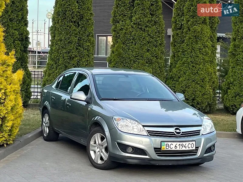 Opel Astra 2012