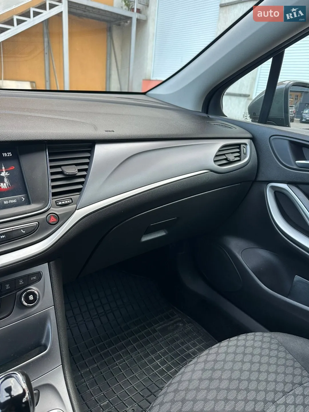 2017 Opel Astra - мініатюра 8