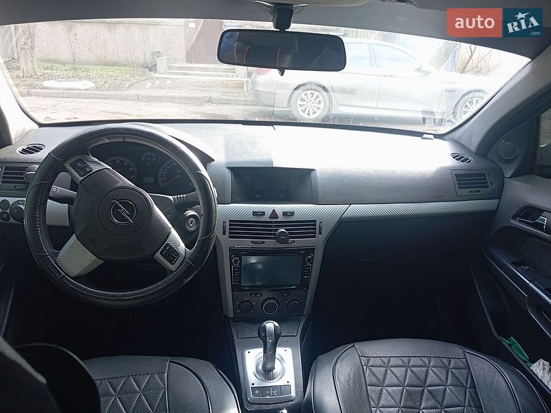 Хэтчбек Opel Astra 2006 в Николаеве