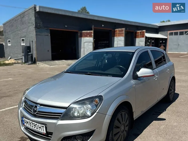 Opel Astra 2012