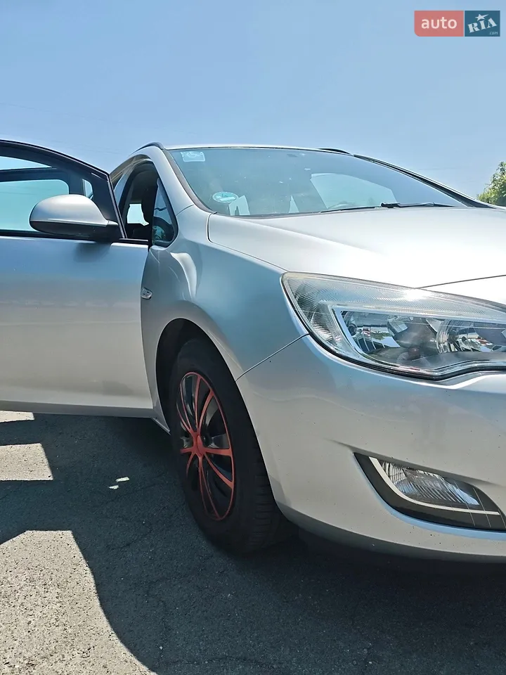 2010 Opel Astra - мініатюра 12