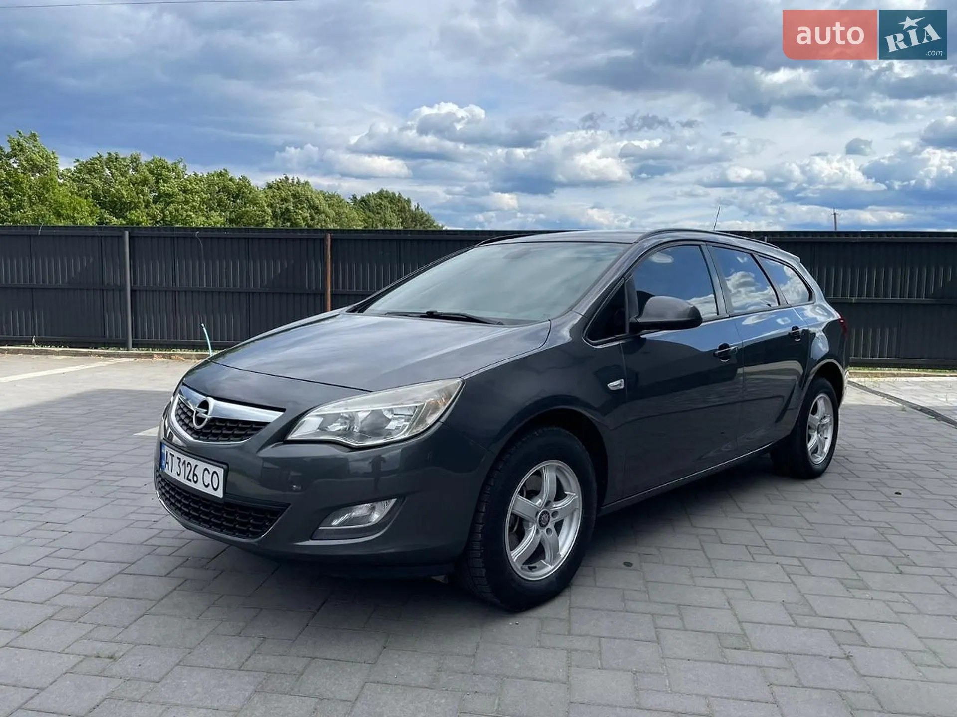 2011 Opel Astra - фото 1