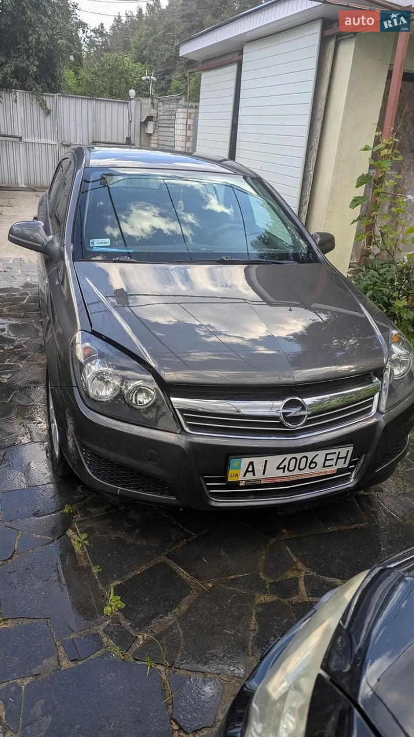 2011 Opel Astra - фото 1